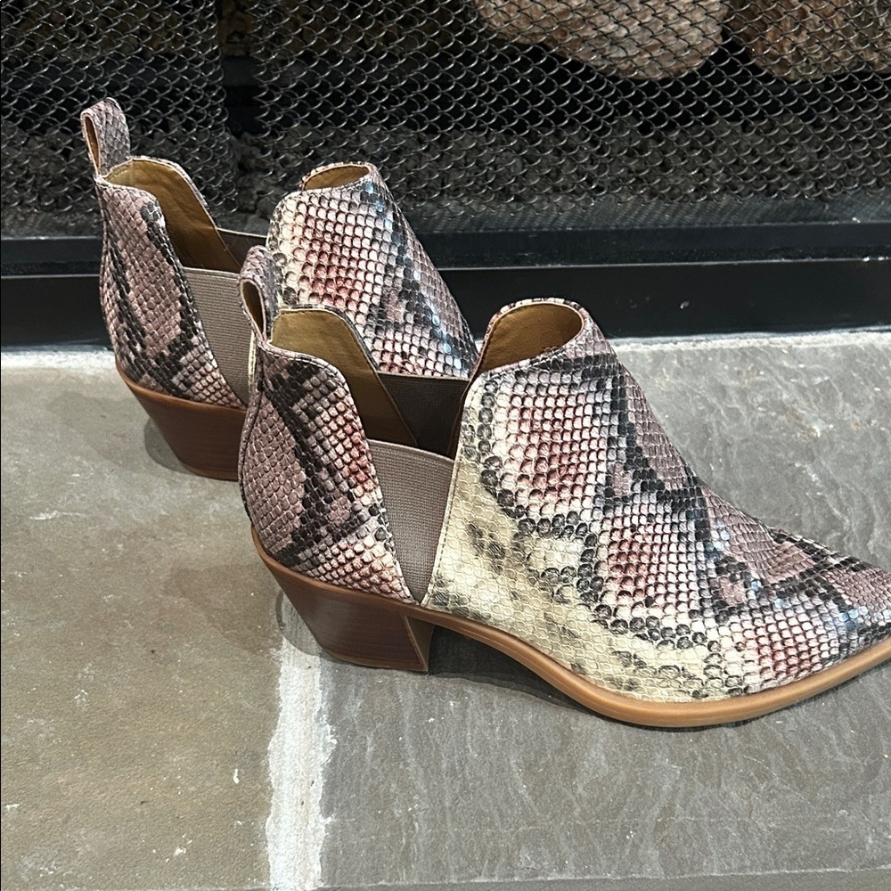 Dolce Vita Snakeskin Pattern Ankle Booties - Man Made 7M - Picture 2 of 5